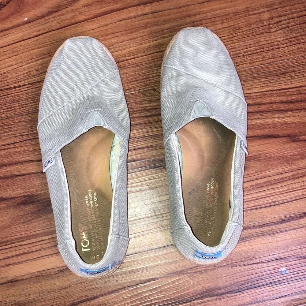 Toms